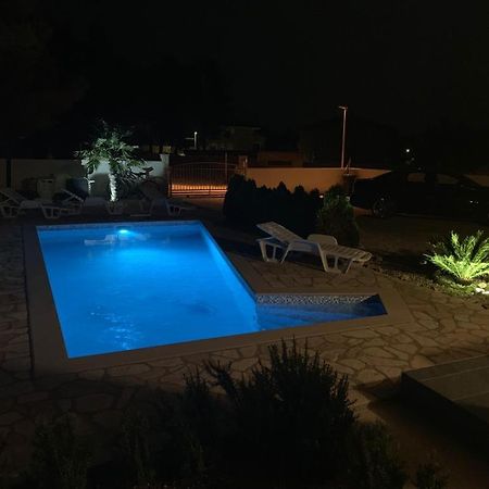 Villa Santa Barbara Врси Екстериор снимка